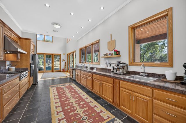 4000 Twin Ridges Rd, Placerville, CA 95667