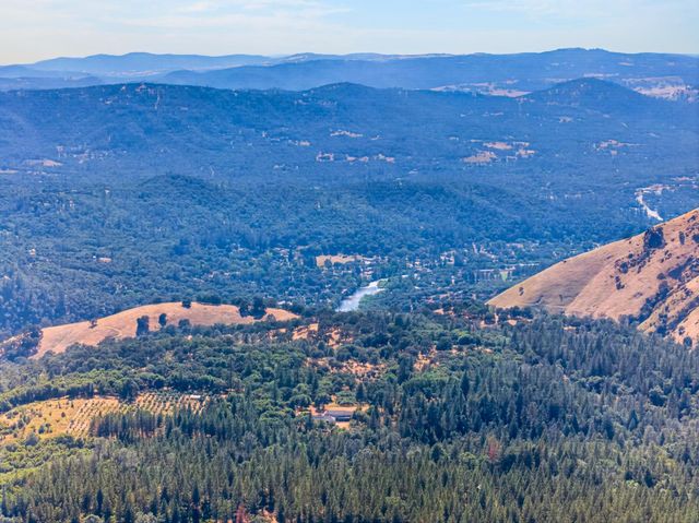 4000 Twin Ridges Rd, Placerville, CA 95667