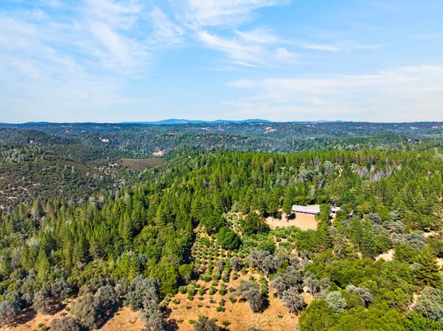 4000 Twin Ridges Rd, Placerville, CA 95667