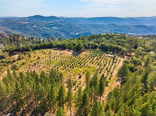 4000 Twin Ridges Rd, Placerville, CA 95667