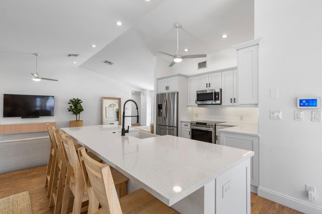 391 S Country Club Boulevard, Boca Raton, FL 33487