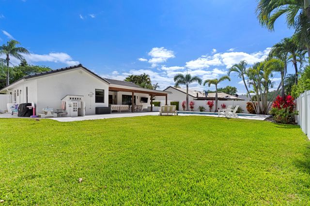 391 S Country Club Boulevard, Boca Raton, FL 33487