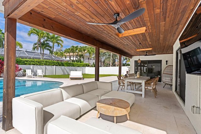 391 S Country Club Boulevard, Boca Raton, FL 33487