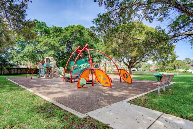 391 S Country Club Boulevard, Boca Raton, FL 33487