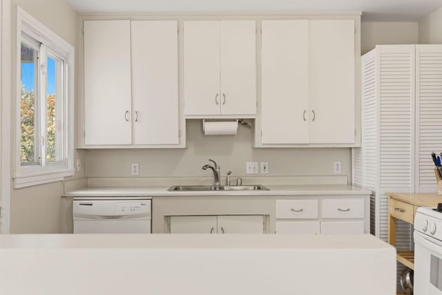 812 Madeira Drive NE, Albuquerque, NM 87108