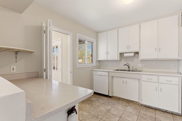 812 Madeira Drive NE, Albuquerque, NM 87108