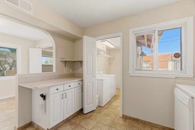 812 Madeira Drive NE, Albuquerque, NM 87108