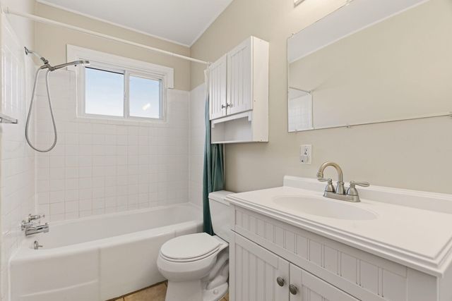 812 Madeira Drive NE, Albuquerque, NM 87108