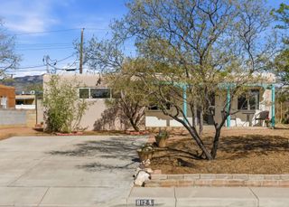 812 Madeira Drive NE, Albuquerque, NM 87108