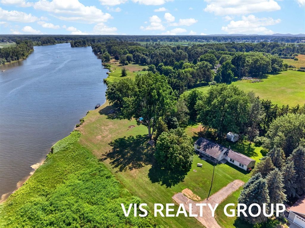 14911 Groenevelt Road, Spring Lake, MI 49456