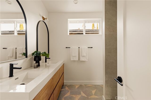 6441 Satsuma Avenue, North Hollywood, CA 91606