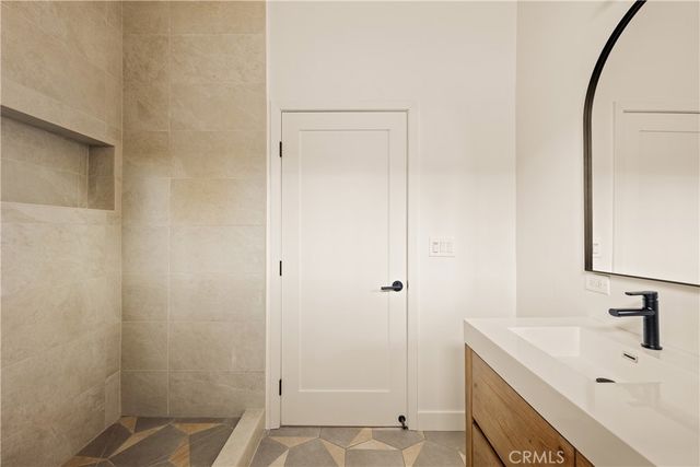 6441 Satsuma Avenue, North Hollywood, CA 91606