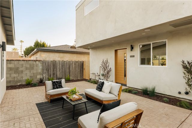 6441 Satsuma Avenue, North Hollywood, CA 91606