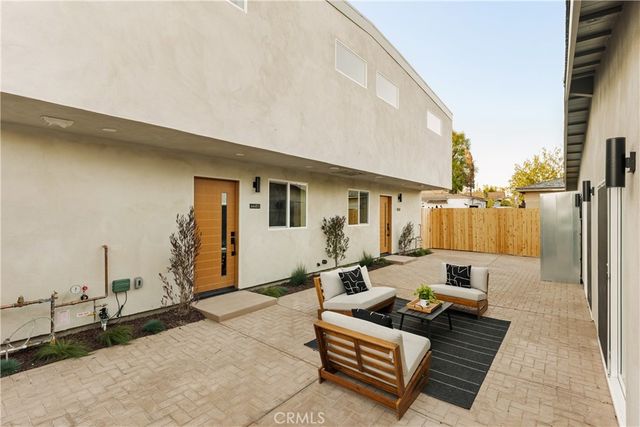6441 Satsuma Avenue, North Hollywood, CA 91606