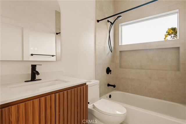 6441 Satsuma Avenue, North Hollywood, CA 91606