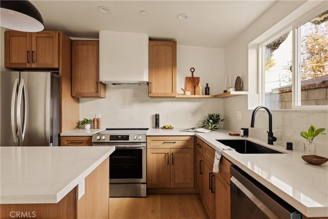 6441 Satsuma Avenue, North Hollywood, CA 91606