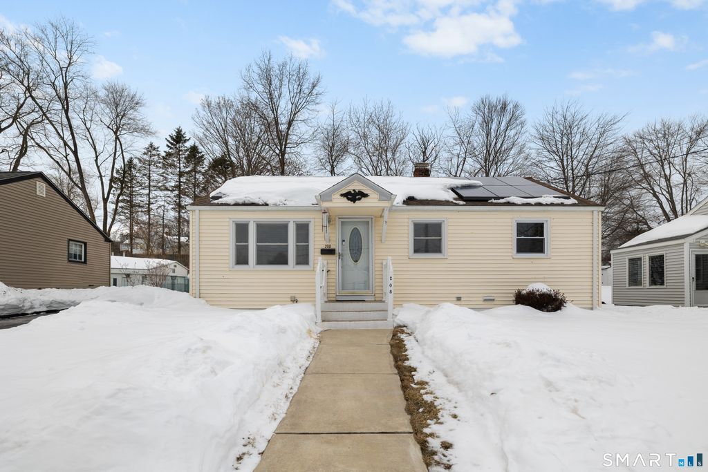 208 Mountain Street, Hartford, CT 06106