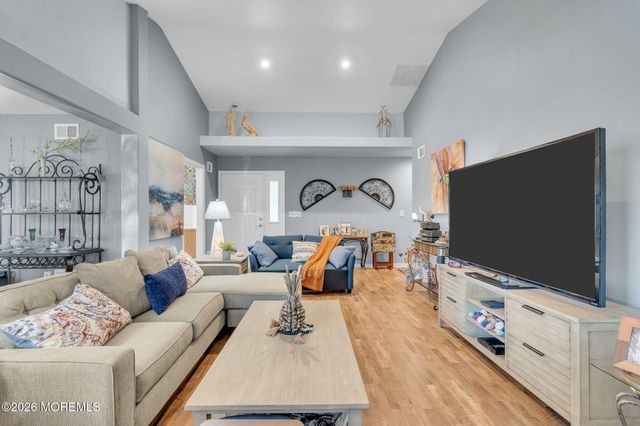 1200B Thornbury Lane, Manchester, NJ 08759