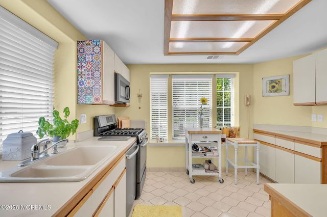 1200B Thornbury Lane, Manchester, NJ 08759