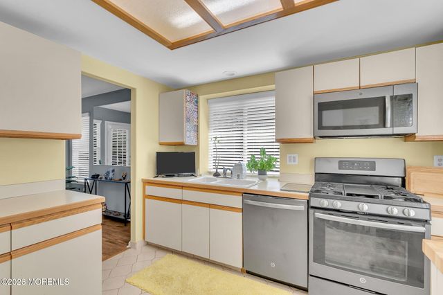1200B Thornbury Lane, Manchester, NJ 08759