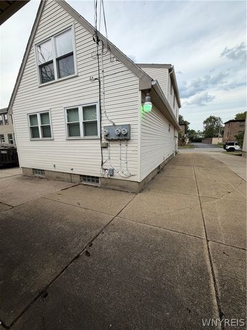61 Chatsworth Avenue, Tonawanda, NY 14217