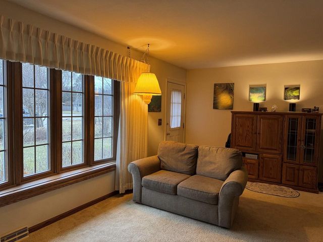 413 Colby Court, Janesville, WI 53546