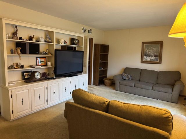 413 Colby Court, Janesville, WI 53546