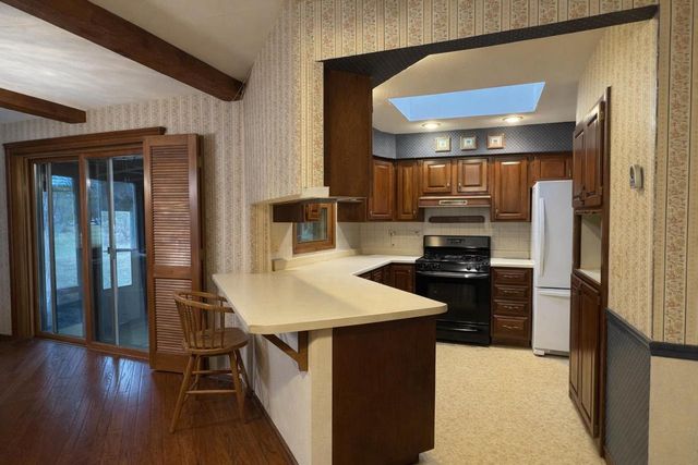 413 Colby Court, Janesville, WI 53546