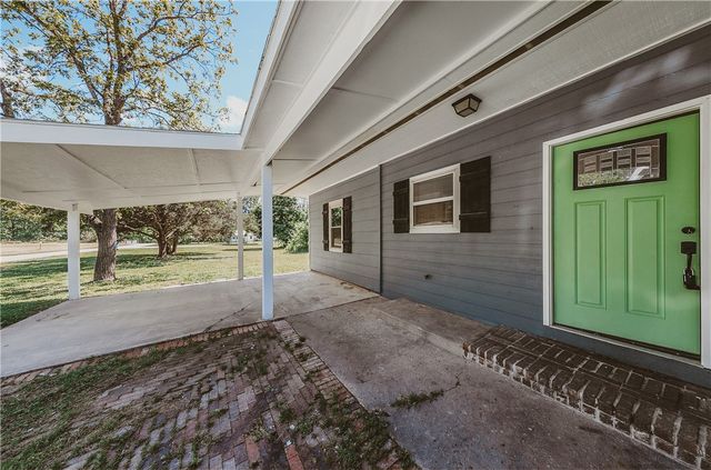 11771 Bredehoeft Road, Gentry, AR 72734