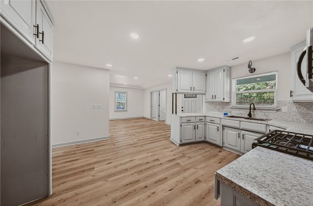 11771 Bredehoeft Road, Gentry, AR 72734