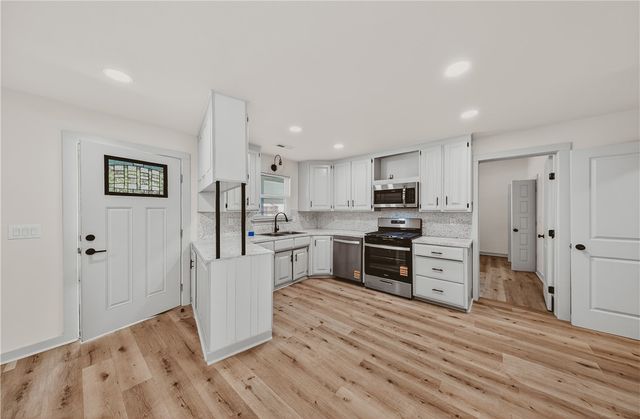 11771 Bredehoeft Road, Gentry, AR 72734