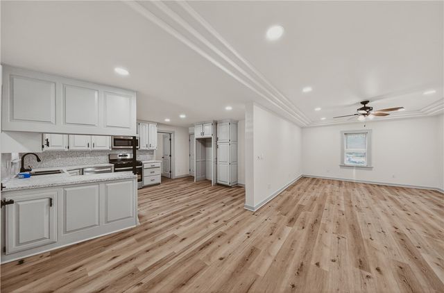 11771 Bredehoeft Road, Gentry, AR 72734