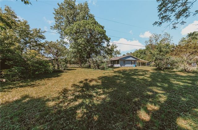 11771 Bredehoeft Road, Gentry, AR 72734