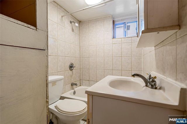 137 Central Avenue, Hackensack, NJ 07601