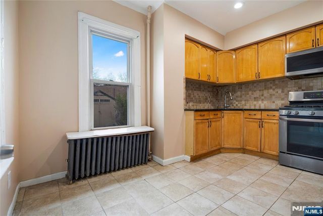 137 Central Avenue, Hackensack, NJ 07601
