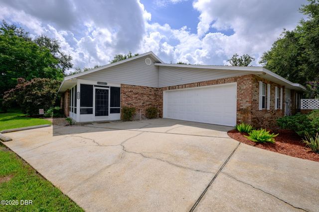 2525 S Glen Eagles Drive S, Deland, FL 32724