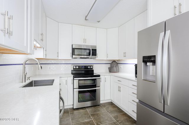 2525 S Glen Eagles Drive S, Deland, FL 32724