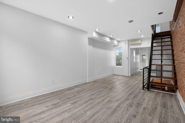 1302 N DOVER ST, Philadelphia, PA 19121