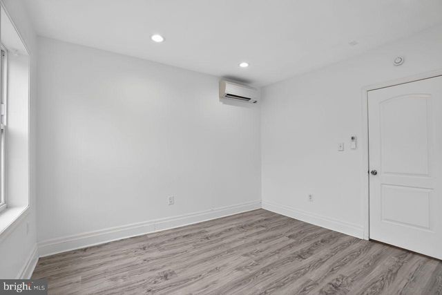 1302 N DOVER ST, Philadelphia, PA 19121