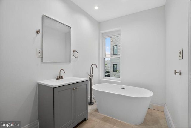 1302 N DOVER ST, Philadelphia, PA 19121