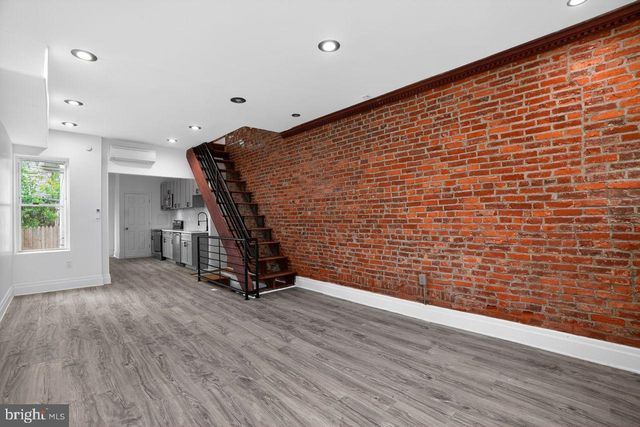 1302 N DOVER ST, Philadelphia, PA 19121