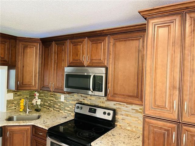 2900 NW 42nd Avenue A103, Coconut Creek, FL 33066