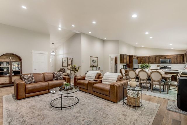 53730 Otter Drive, La Pine, OR 97739