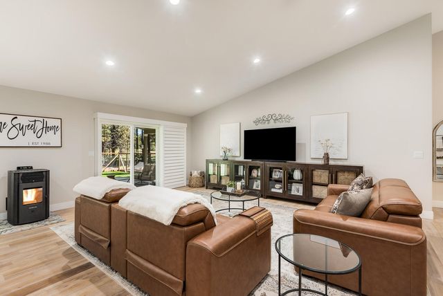 53730 Otter Drive, La Pine, OR 97739