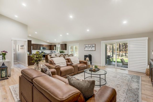 53730 Otter Drive, La Pine, OR 97739