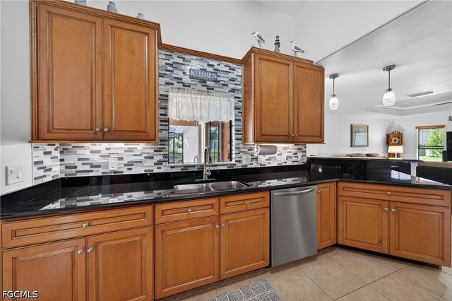 154 SE 21st TER, Cape Coral, FL 33990