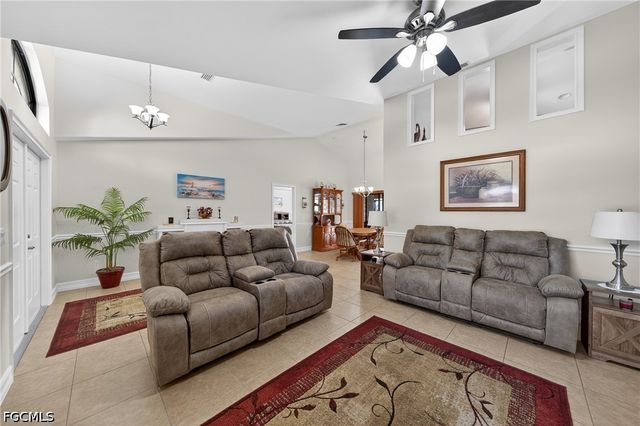 154 SE 21st TER, Cape Coral, FL 33990