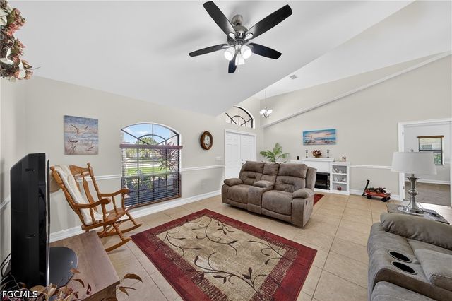 154 SE 21st TER, Cape Coral, FL 33990