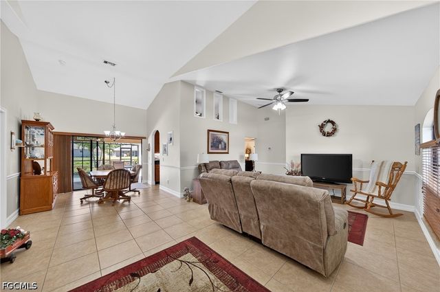 154 SE 21st TER, Cape Coral, FL 33990