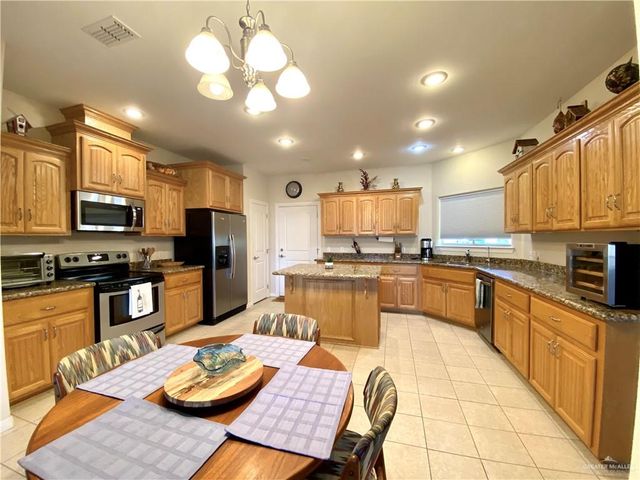 3904 Pelican Way, Mission, TX 78572